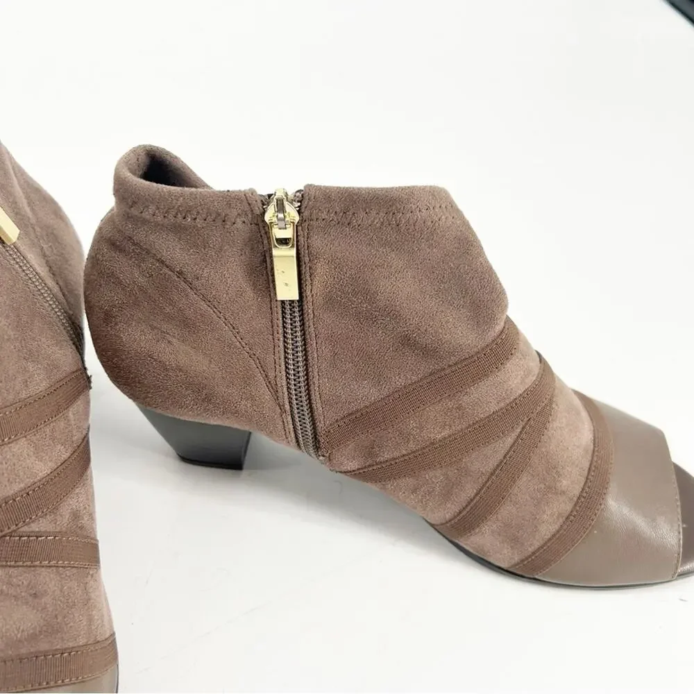Trotters Maris Taupe Peep Toe Booties Size 9.5W‎